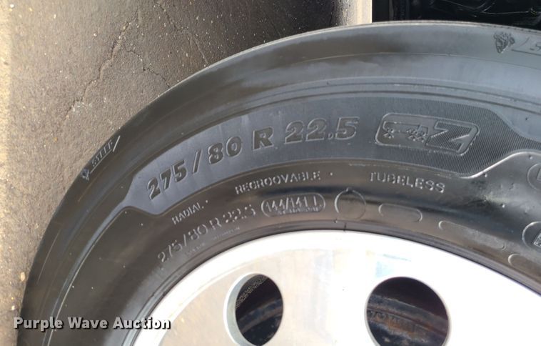 image for item DJ1677 2014 Freightliner Cascadia 125  semi truck