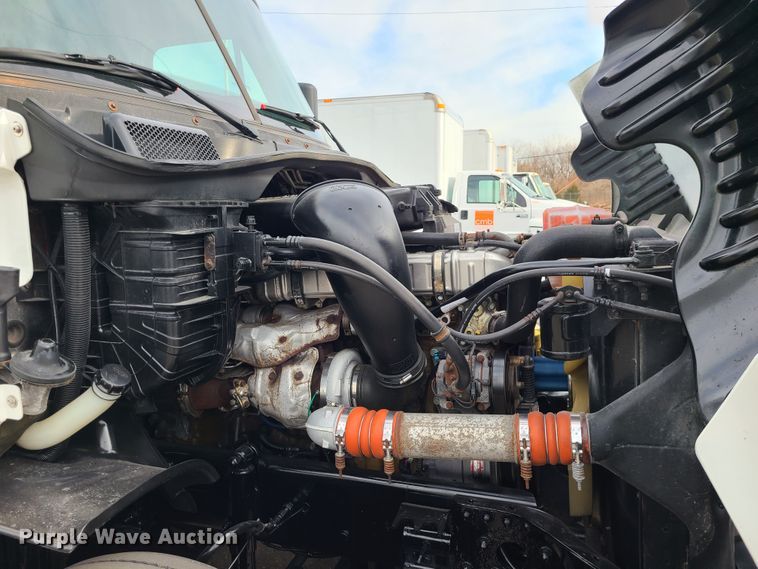 image for item DJ1677 2014 Freightliner Cascadia 125  semi truck