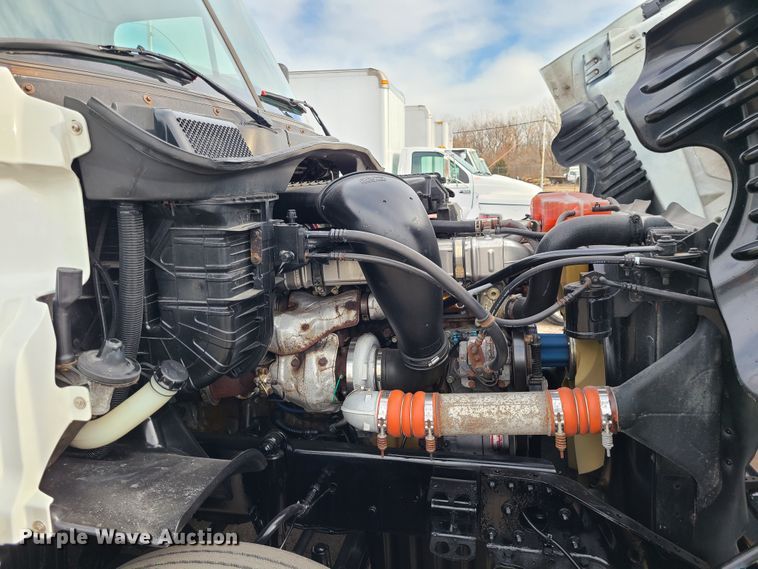 image for item DJ1677 2014 Freightliner Cascadia 125  semi truck