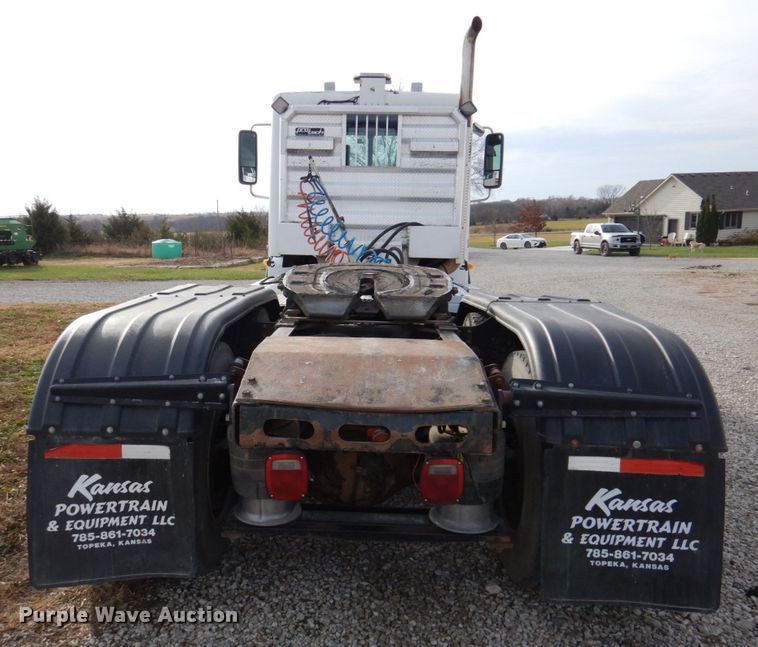 image for item DK1468 2009 Freightliner Columbia  semi truck