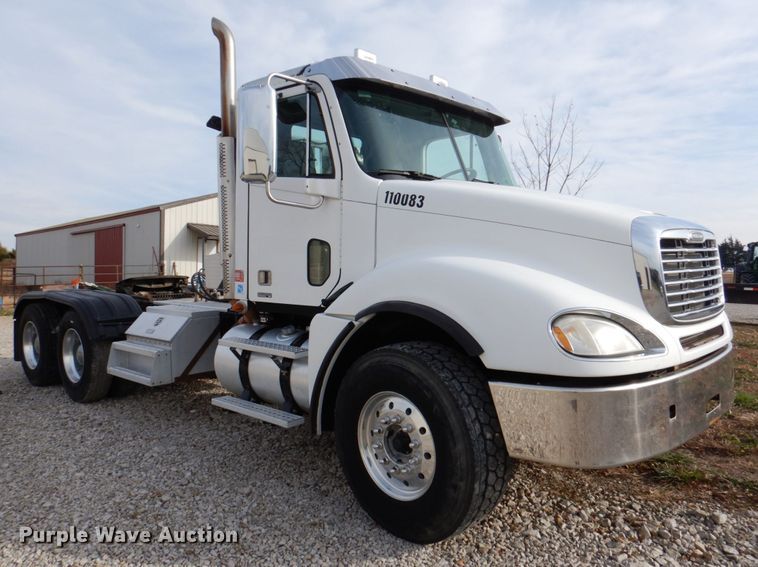 image for item DK1468 2009 Freightliner Columbia  semi truck