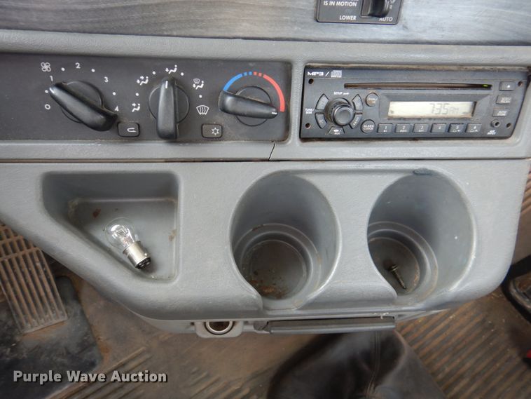 image for item DK1468 2009 Freightliner Columbia  semi truck