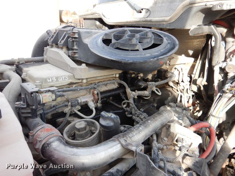 image for item DK1468 2009 Freightliner Columbia  semi truck