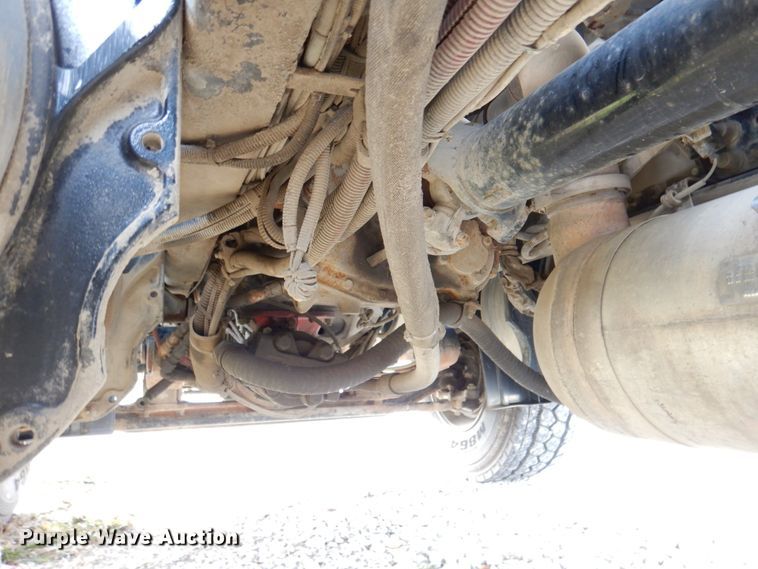 image for item DK1468 2009 Freightliner Columbia  semi truck