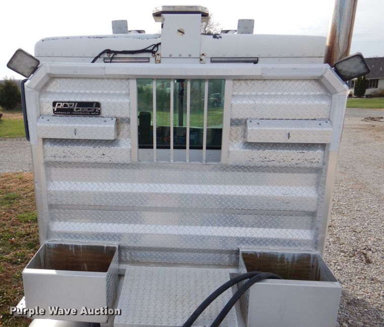 image for item DK1468 2009 Freightliner Columbia  semi truck