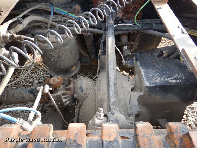 image for item DK1468 2009 Freightliner Columbia  semi truck