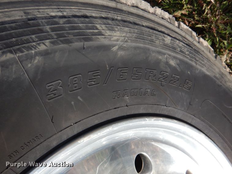 image for item DK1468 2009 Freightliner Columbia  semi truck