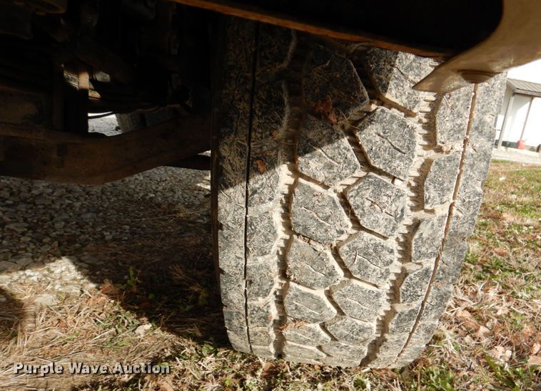 image for item DK1468 2009 Freightliner Columbia  semi truck