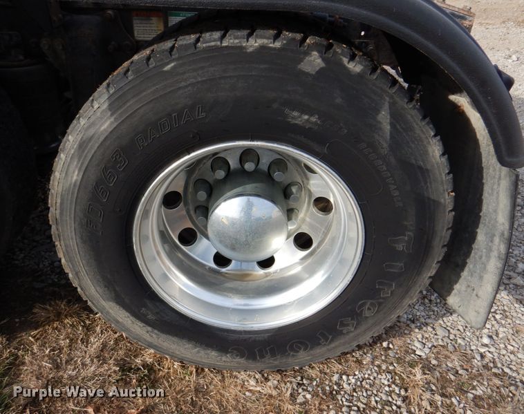 image for item DK1468 2009 Freightliner Columbia  semi truck