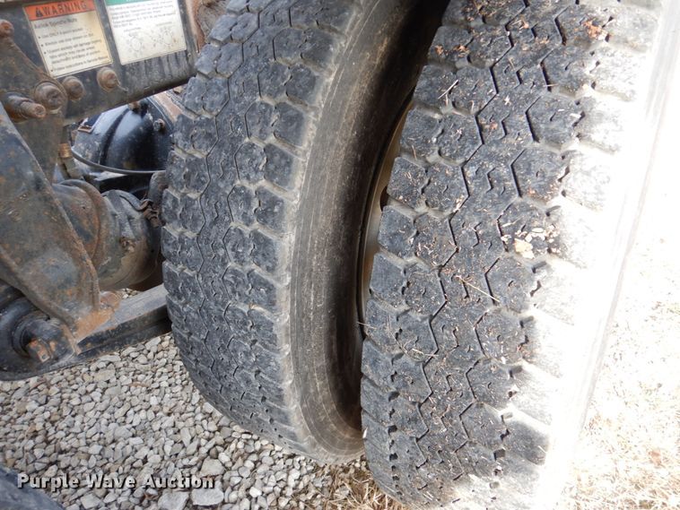 image for item DK1468 2009 Freightliner Columbia  semi truck