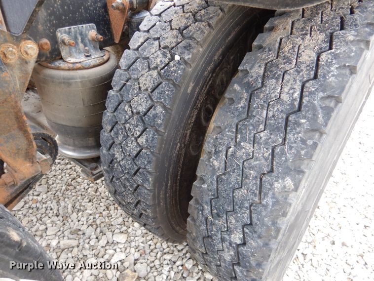 image for item DK1468 2009 Freightliner Columbia  semi truck