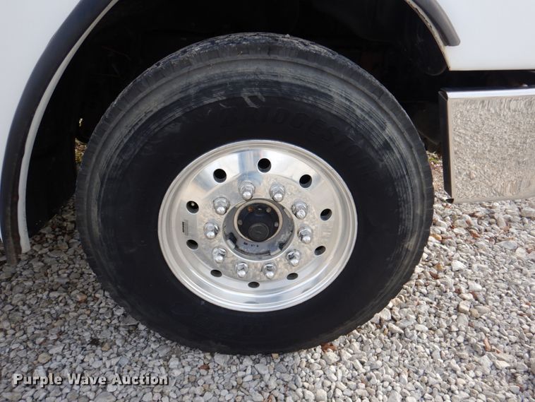 image for item DK1468 2009 Freightliner Columbia  semi truck