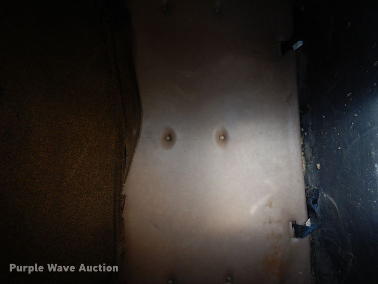 image for item DK8686 1988 International 8300  semi truck