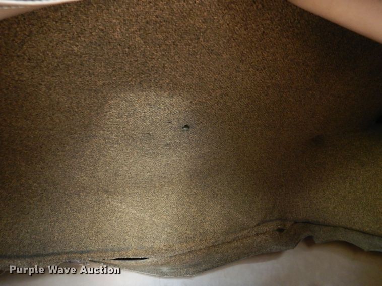 image for item DK8686 1988 International 8300  semi truck