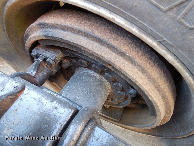 image for item DK8686 1988 International 8300  semi truck