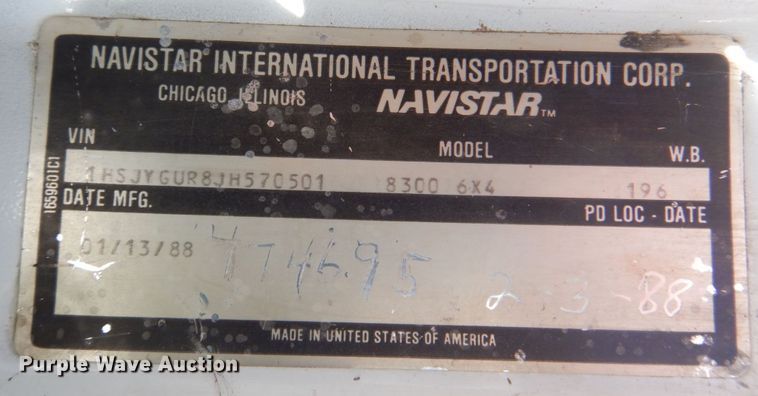 image for item DK8686 1988 International 8300  semi truck