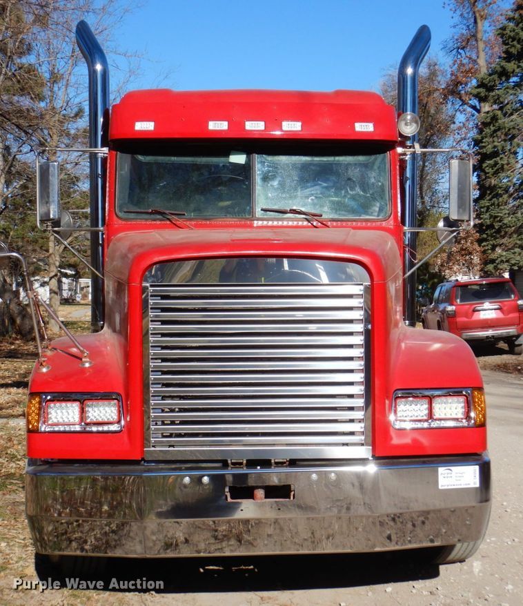 image for item DK8687 1996 Freightliner FLD120  semi truck