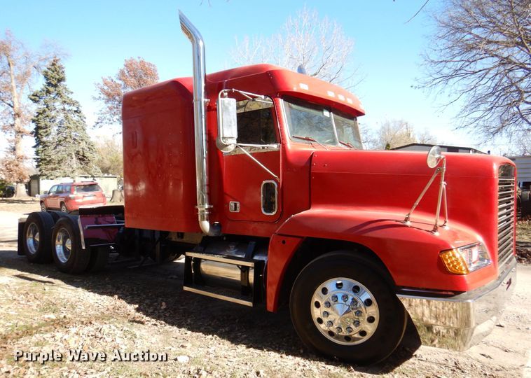 image for item DK8687 1996 Freightliner FLD120  semi truck