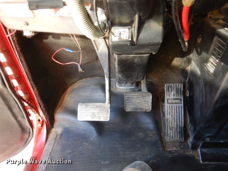 image for item DK8687 1996 Freightliner FLD120  semi truck