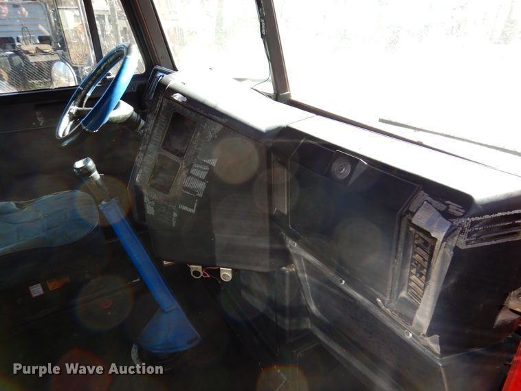 image for item DK8687 1996 Freightliner FLD120  semi truck