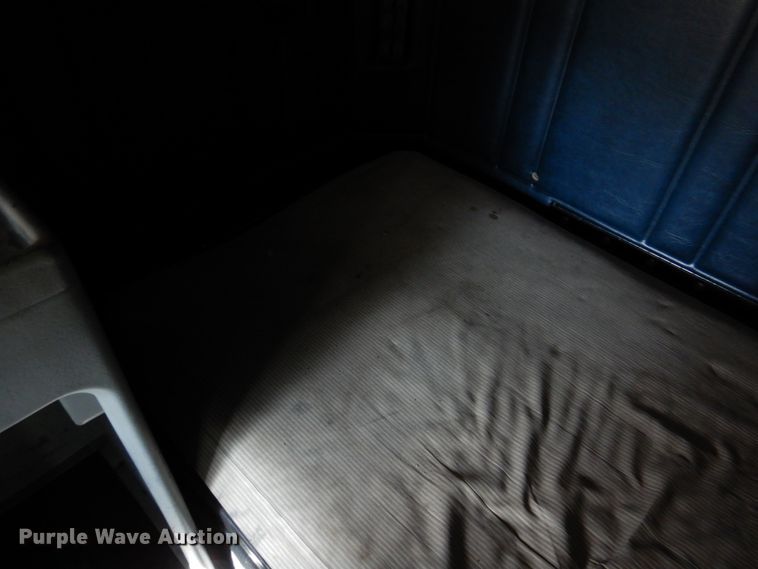 image for item DK8687 1996 Freightliner FLD120  semi truck