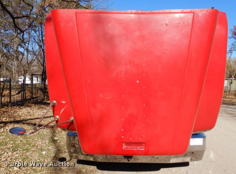 image for item DK8687 1996 Freightliner FLD120  semi truck