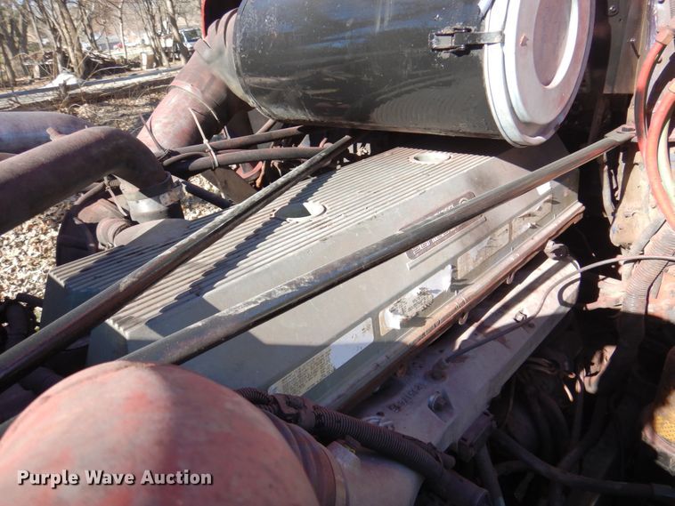 image for item DK8687 1996 Freightliner FLD120  semi truck