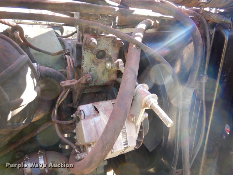 image for item DK8687 1996 Freightliner FLD120  semi truck