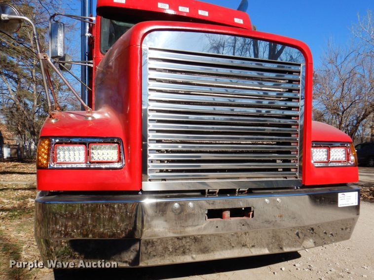 image for item DK8687 1996 Freightliner FLD120  semi truck