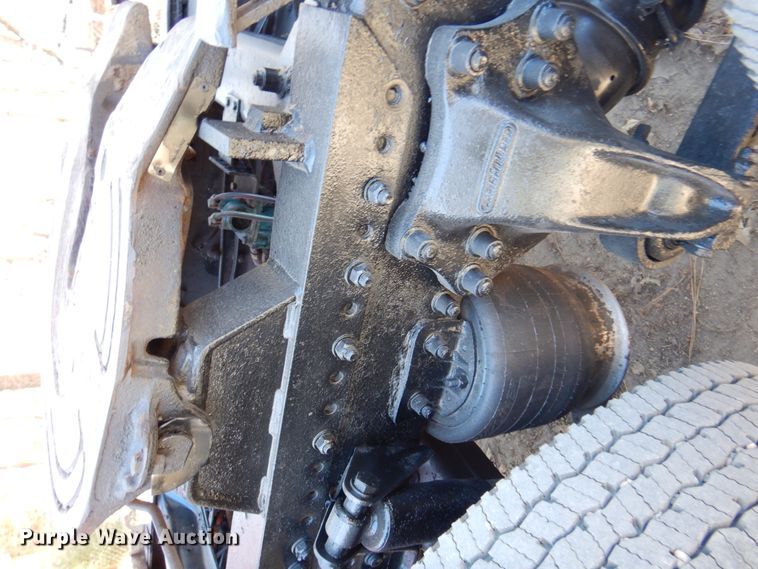 image for item DK8687 1996 Freightliner FLD120  semi truck