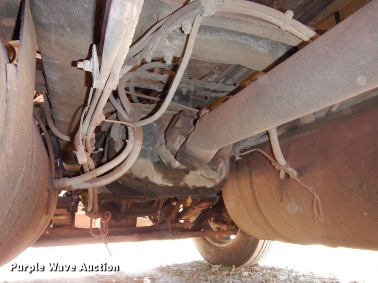 image for item DK8687 1996 Freightliner FLD120  semi truck