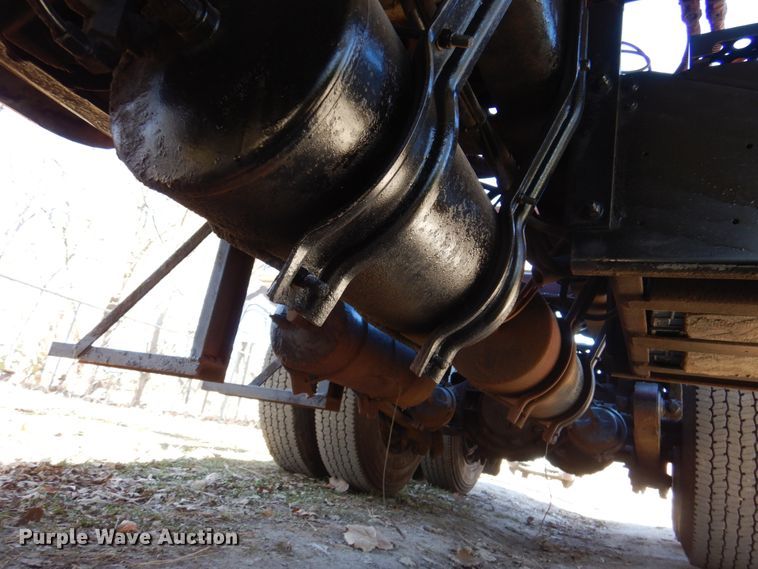 image for item DK8687 1996 Freightliner FLD120  semi truck