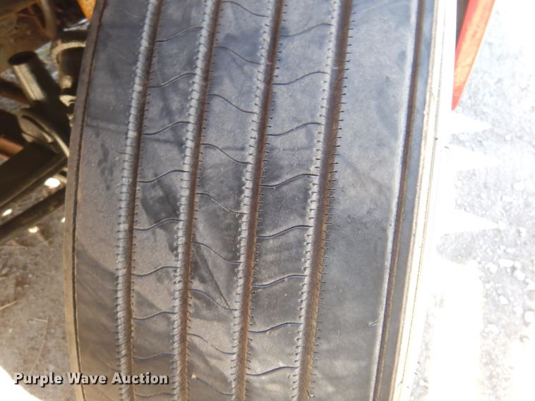 image for item DK8687 1996 Freightliner FLD120  semi truck