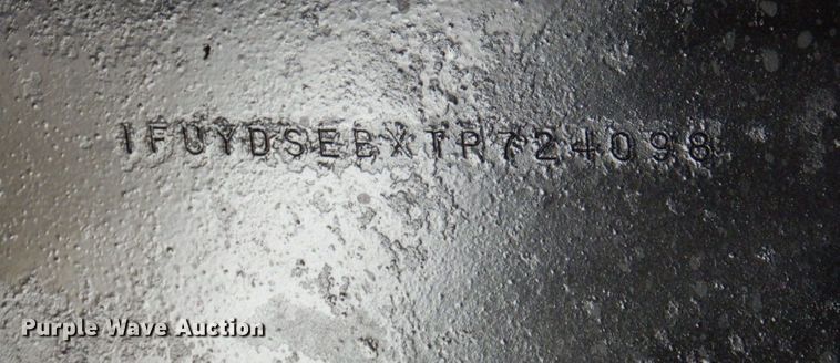 image for item DK8687 1996 Freightliner FLD120  semi truck