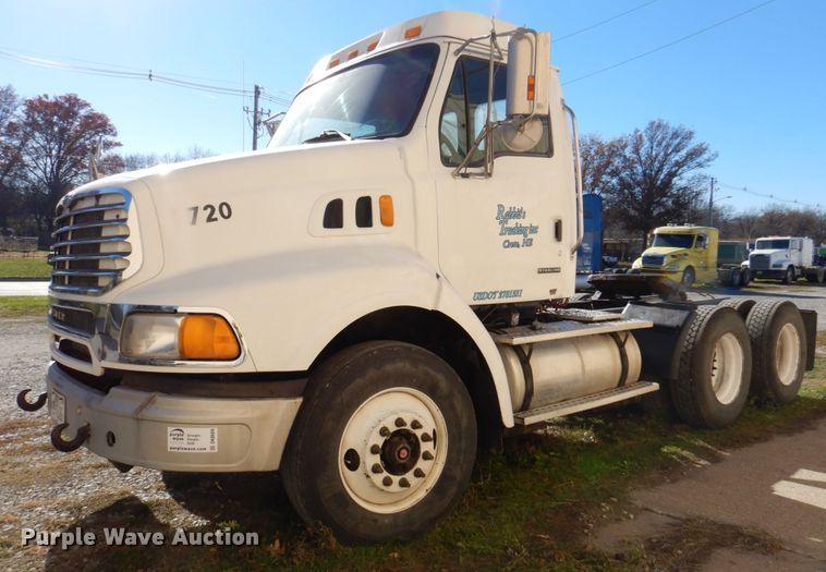image for item DK8689 2004 Sterling AT9500  semi truck