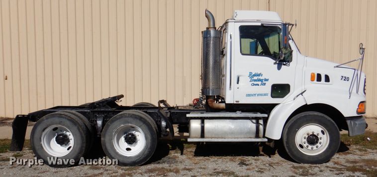image for item DK8689 2004 Sterling AT9500  semi truck