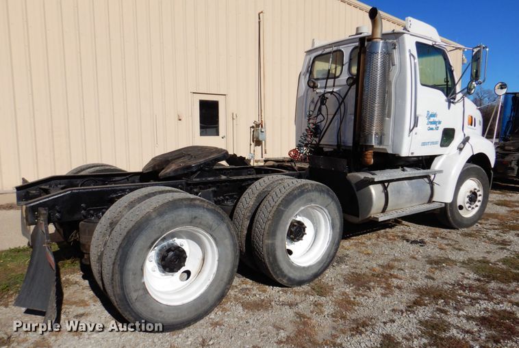 image for item DK8689 2004 Sterling AT9500  semi truck