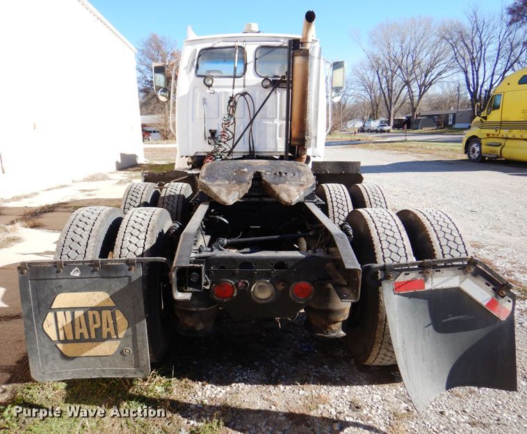 image for item DK8689 2004 Sterling AT9500  semi truck