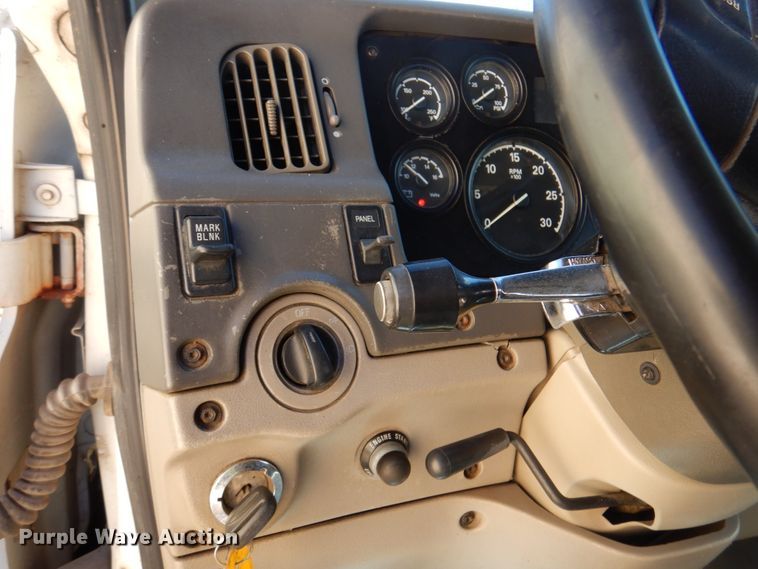 image for item DK8689 2004 Sterling AT9500  semi truck