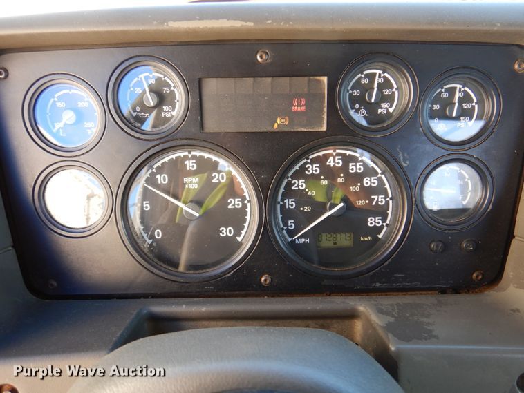 image for item DK8689 2004 Sterling AT9500  semi truck