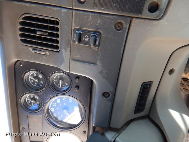 image for item DK8689 2004 Sterling AT9500  semi truck