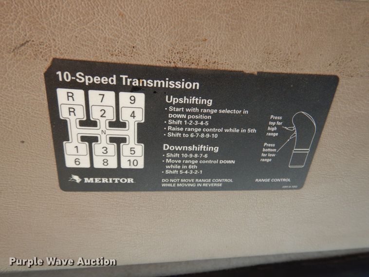 image for item DK8689 2004 Sterling AT9500  semi truck