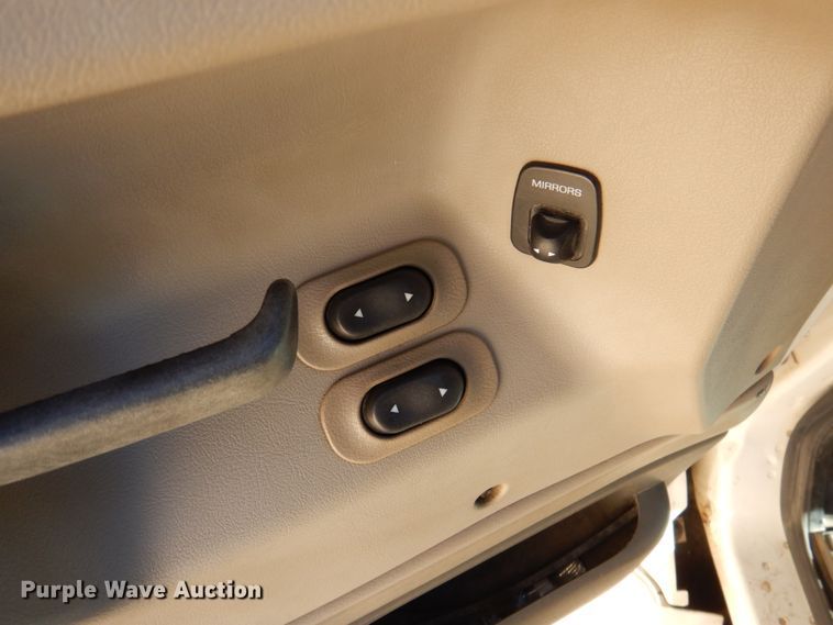 image for item DK8689 2004 Sterling AT9500  semi truck