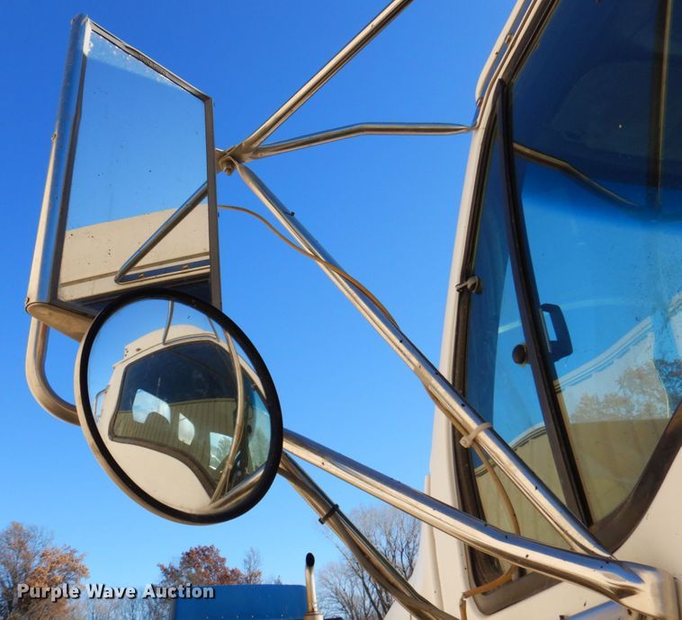 image for item DK8689 2004 Sterling AT9500  semi truck