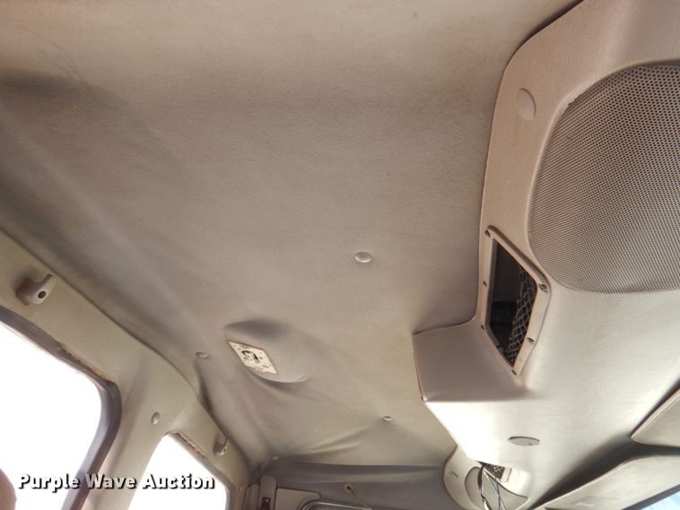 image for item DK8689 2004 Sterling AT9500  semi truck