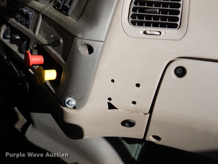 image for item DK8689 2004 Sterling AT9500  semi truck