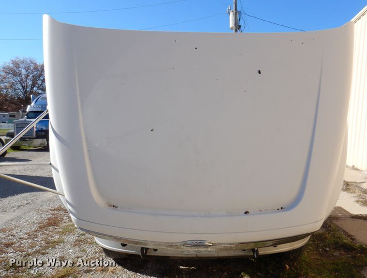 image for item DK8689 2004 Sterling AT9500  semi truck