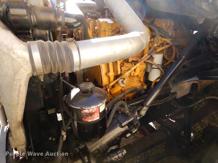 image for item DK8689 2004 Sterling AT9500  semi truck