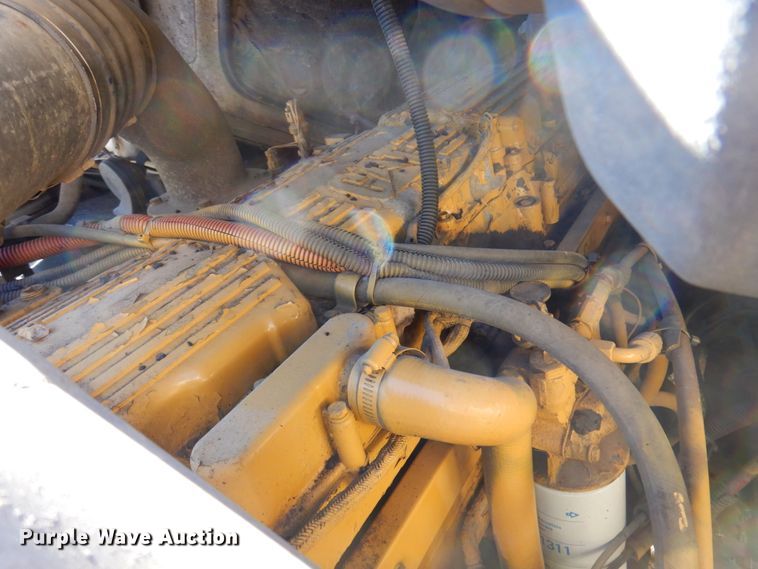 image for item DK8689 2004 Sterling AT9500  semi truck