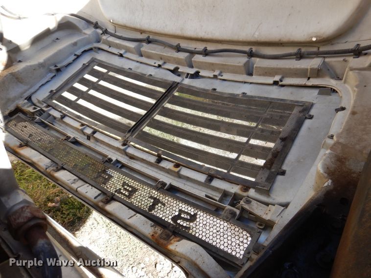 image for item DK8689 2004 Sterling AT9500  semi truck